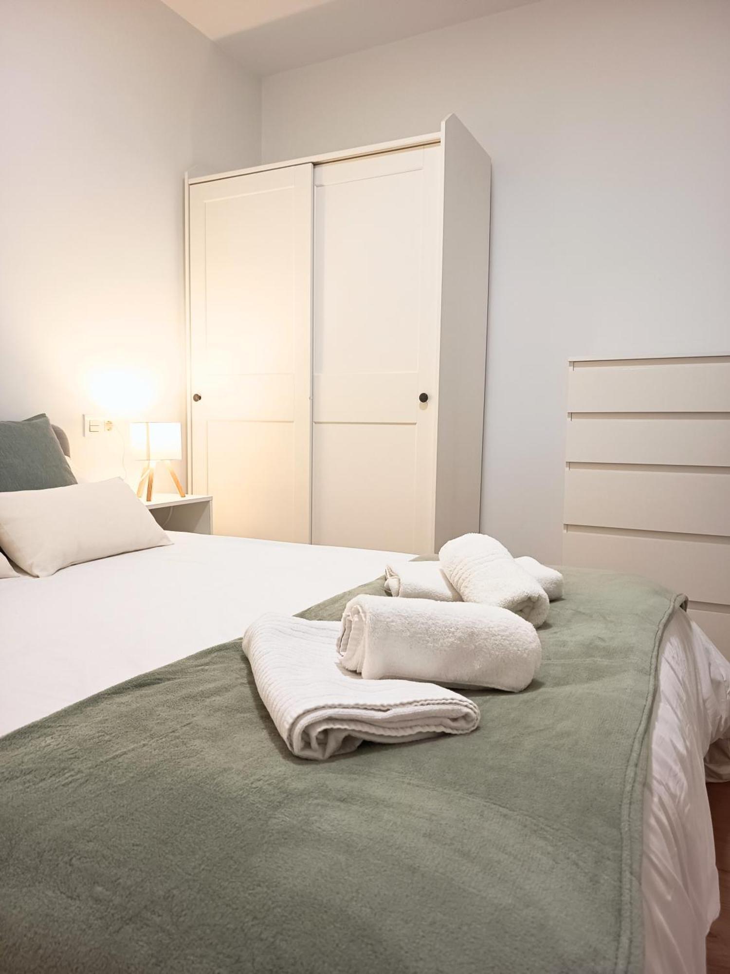 Modern Plaza De Toros With Free Parking Apartament *